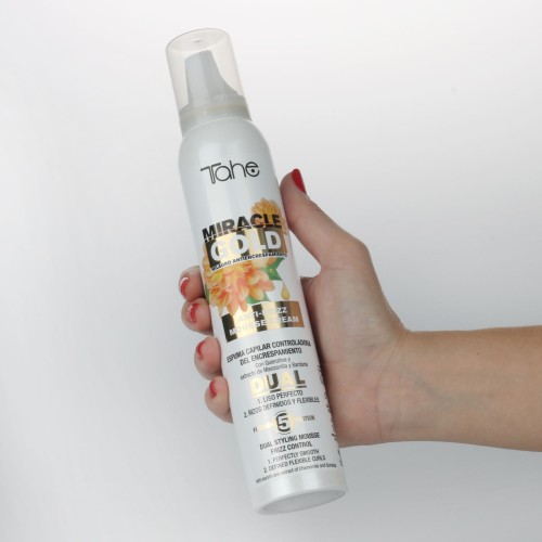 MIRACLE GOLD ANTI FRIZZ DUAL MOUSSE Pianka przeciw puszeniu si臋 w艂os贸w do wyg艂adzenia i stylizacji lok贸w 200 ml - obrazek 2